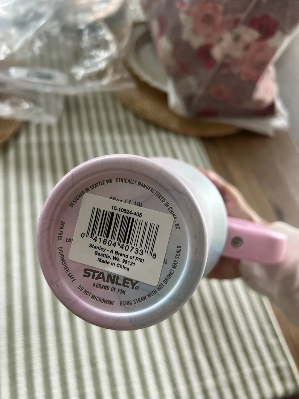 Stanley Pink Marble Travel Tumbler with Handle - Picture 4 of 4